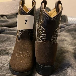 Toddler brown suede boots